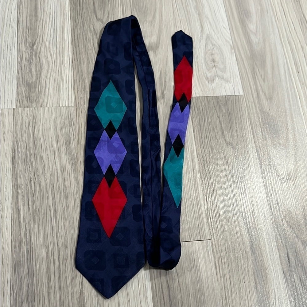 Halston Heritage Red Green Purple Tie Diamond Geo Pattern Navy Blue Career Wear